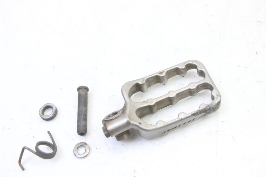 photo de CALE PIED AVANT DROIT KTM SUPERENDURO R 950 (2005 - 2009)