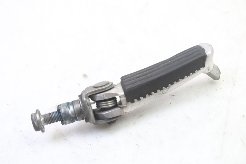 photo de CALE PIED AVANT DROIT SUZUKI SV S 650 (2003 - 2009)