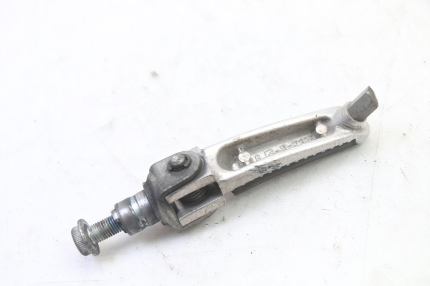 photo de CALE PIED AVANT DROIT SUZUKI SV S 650 (2003 - 2009)
