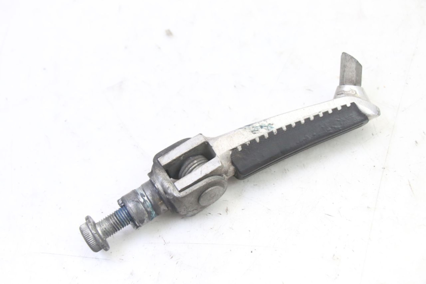 photo de CALE PIED AVANT DROIT SUZUKI SV S 650 (2003 - 2009)