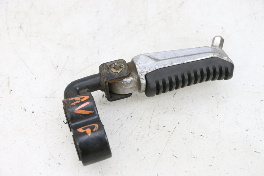 photo de CALE PIED AVANT GAUCHE KSR CODE 125 (2018 - 2020) - Détail de la pièce