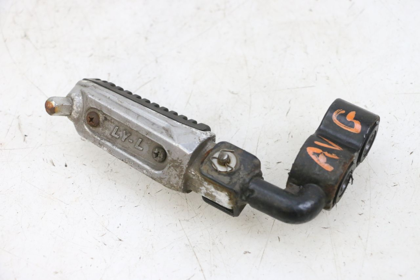 photo de CALE PIED AVANT GAUCHE KSR CODE 125 (2018 - 2020) - Zoom état d’usage