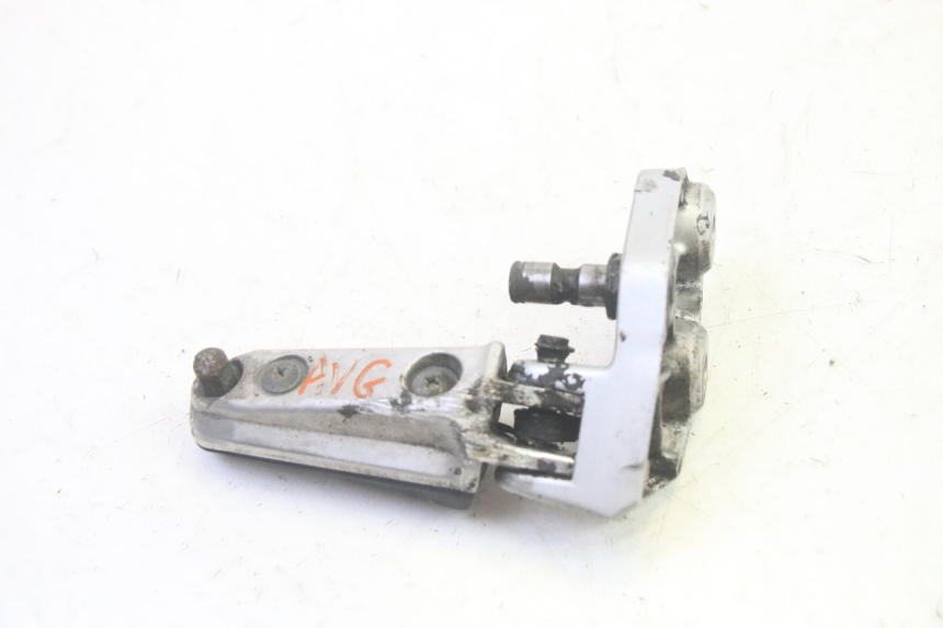 photo de CALE PIED AVANT GAUCHE SUZUKI DL V STROM 1000 (2002 - 2007) - Points de fixation