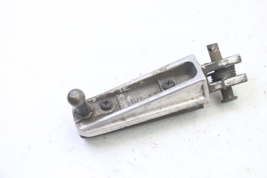 photo de CALE PIED AVANT GAUCHE YAMAHA FZ6 FAZER S2 600 (2007 - 2011)