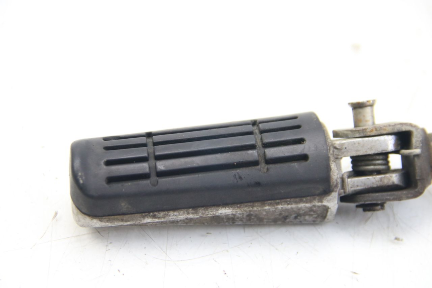 photo de CALE PIED AVANT GAUCHE YAMAHA FZS FAZER 600 (2001 - 2003)