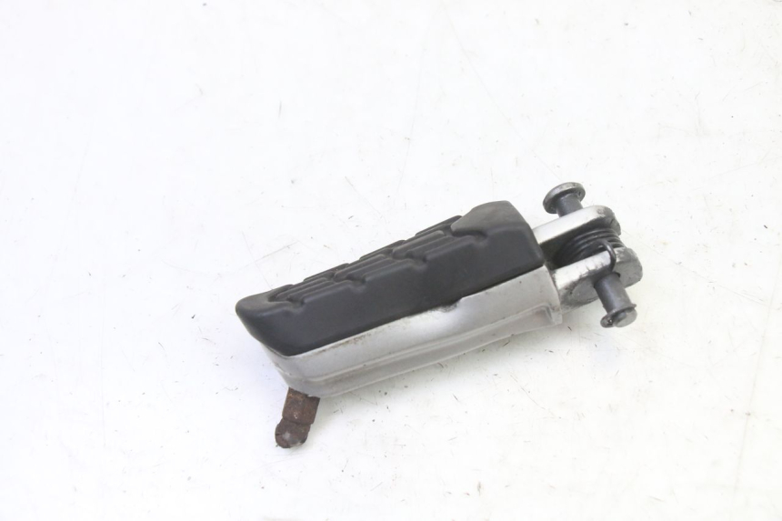 photo de CALE PIED AVANT GAUCHE BMW G310 R 310 (2016 - 2020)