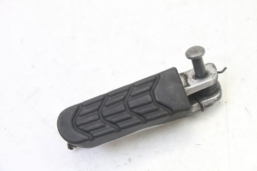 photo de CALE PIED AVANT GAUCHE BMW G310 R 310 (2016 - 2020)