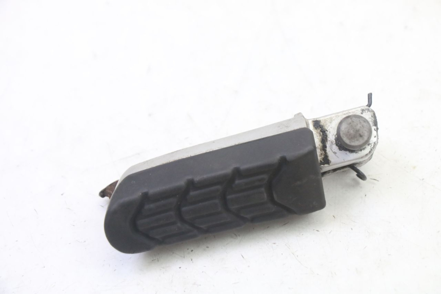 photo de CALE PIED AVANT GAUCHE BMW G310 R 310 (2016 - 2020)
