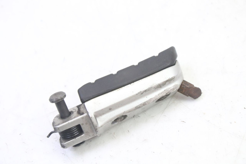 photo de CALE PIED AVANT GAUCHE BMW G310 R 310 (2016 - 2020)