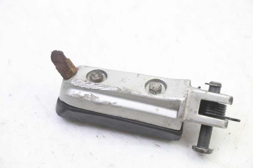 photo de CALE PIED AVANT GAUCHE BMW G310 R 310 (2016 - 2020)