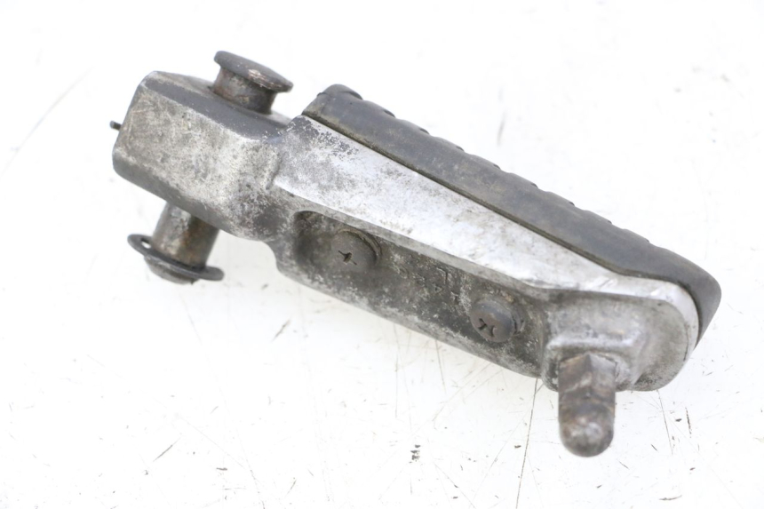 photo de REPOSE-PIED AVANT GAUCHE KAWASAKI ZR7 ZR-7 S 750 (1999 - 2004)