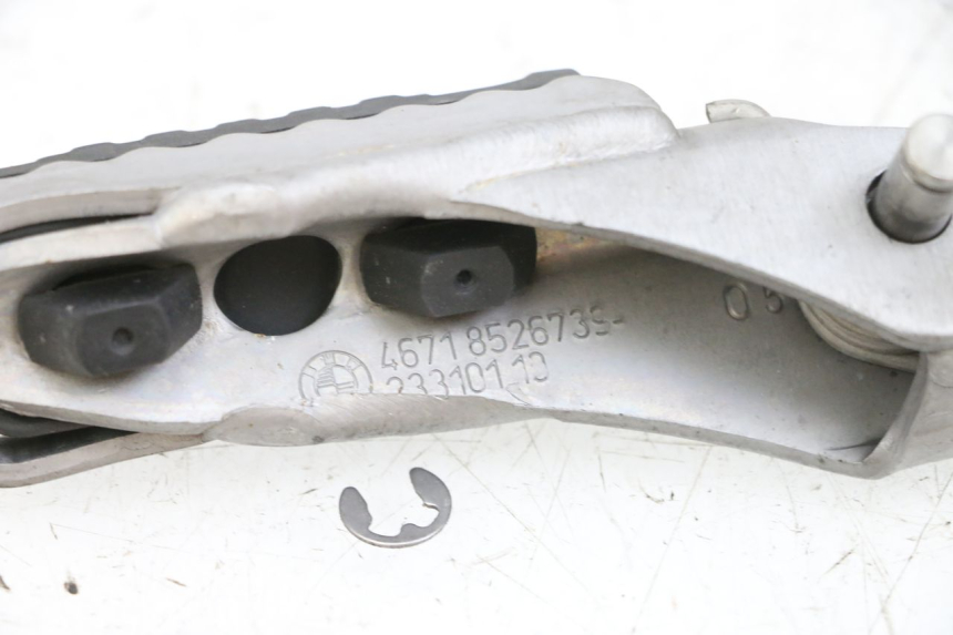 photo de CALE PIED AVANT GAUCHE BMW R GS 1250 (2021 - 2024) - Autre angle de vue