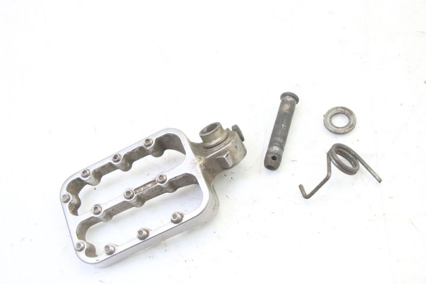 photo de CALE PIED AVANT GAUCHE KTM SUPERENDURO R 950 (2005 - 2009)