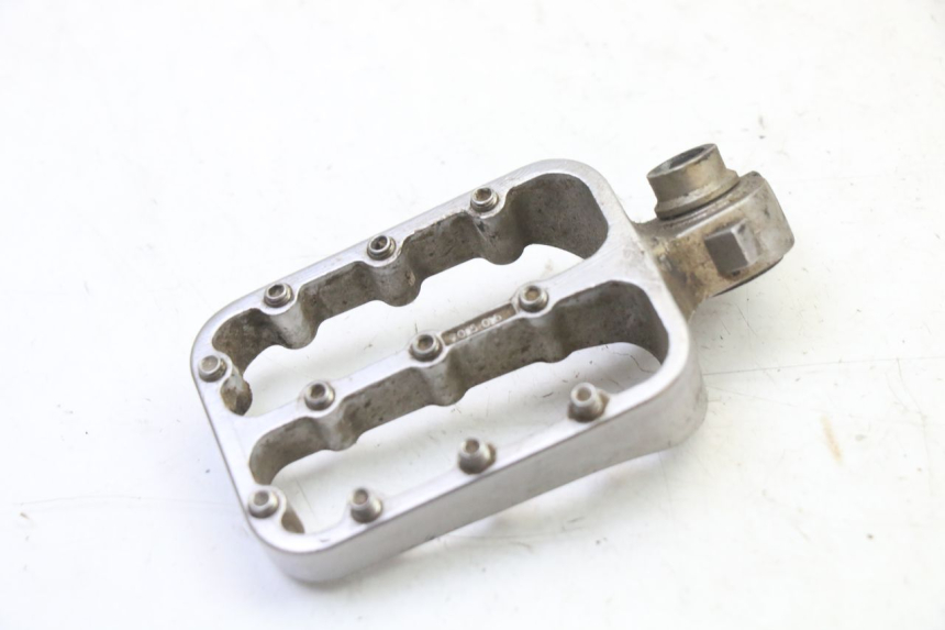 photo de CALE PIED AVANT GAUCHE KTM SUPERENDURO R 950 (2005 - 2009)