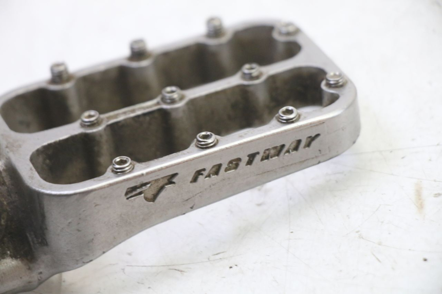 photo de CALE PIED AVANT GAUCHE KTM SUPERENDURO R 950 (2005 - 2009)