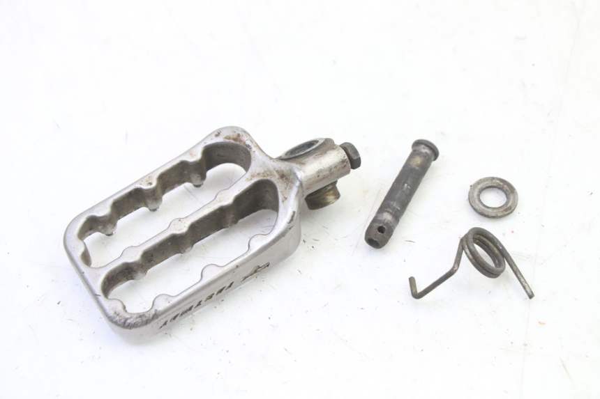 photo de CALE PIED AVANT GAUCHE KTM SUPERENDURO R 950 (2005 - 2009)