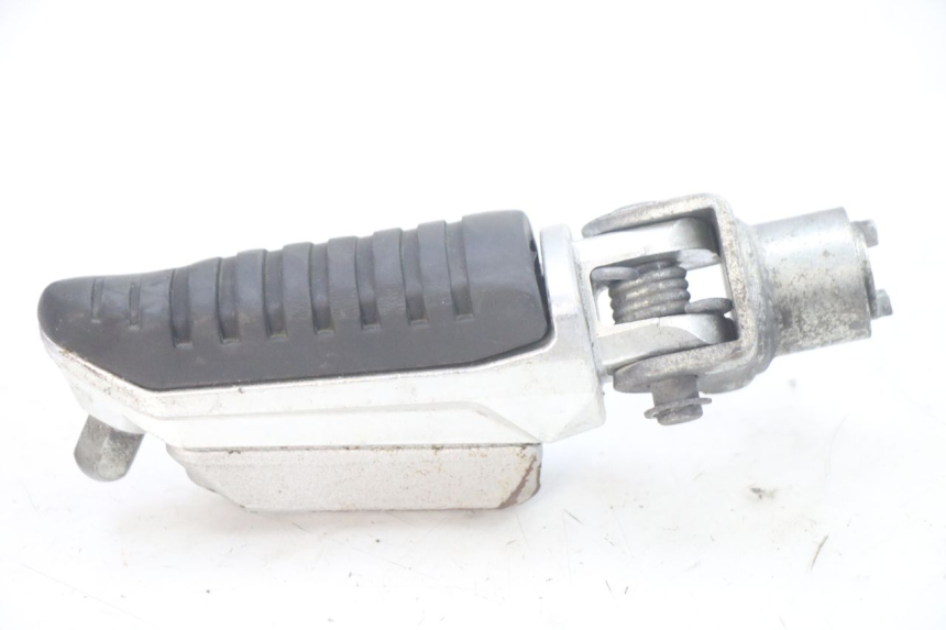photo de CALE PIED AVANT GAUCHE SUZUKI GSX F GSXF 650 (2007 - 2015)