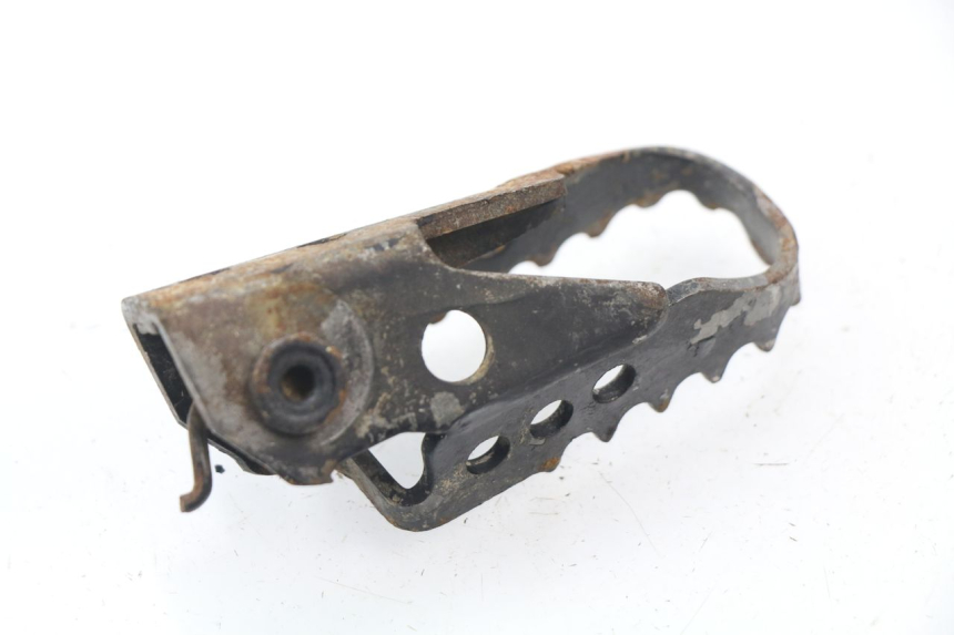 photo de CALE PIED AVANT GAUCHE YAMAHA TTR 125 (2000 - 2020)