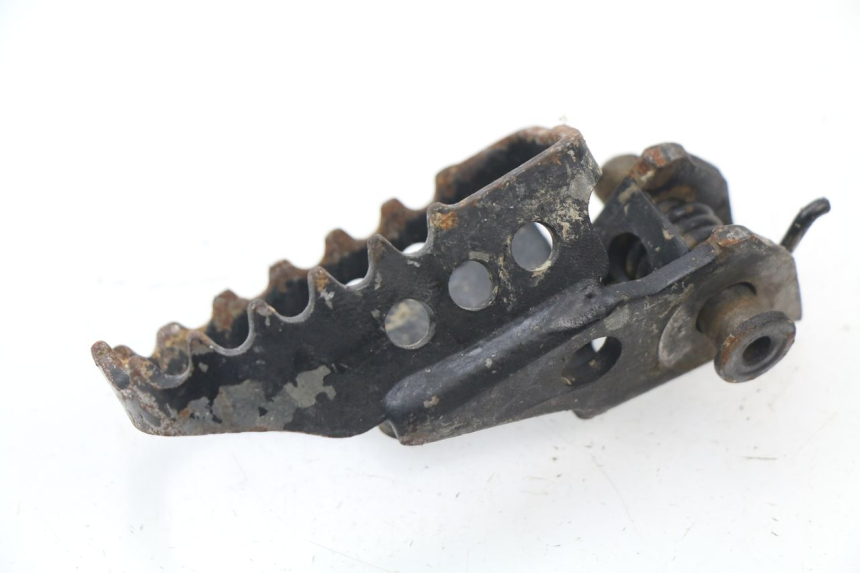 photo de CALE PIED AVANT GAUCHE YAMAHA TTR 125 (2000 - 2020)