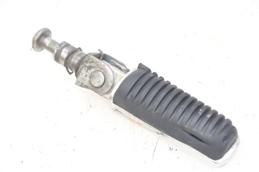 photo de CALE PIED AVANT GAUCHE YAMAHA FZS FAZER 600 (2001 - 2003)