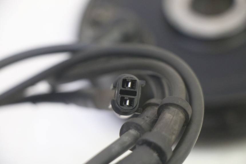 photo de CAPTEUR ABS AVANT YAMAHA FJR ABS 1300 (2006 - 2012) - Gros plan technique