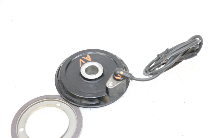 photo de CAPTEUR ABS AVANT YAMAHA FJR ABS 1300 (2006 - 2012) - Gros plan technique