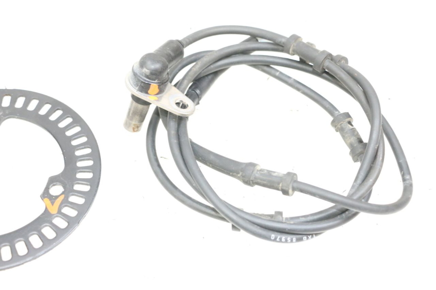 photo de CAPTEUR ABS AVANT YAMAHA MT-07 MT07 ABS 700 (2018 - 2020) - Gros plan technique