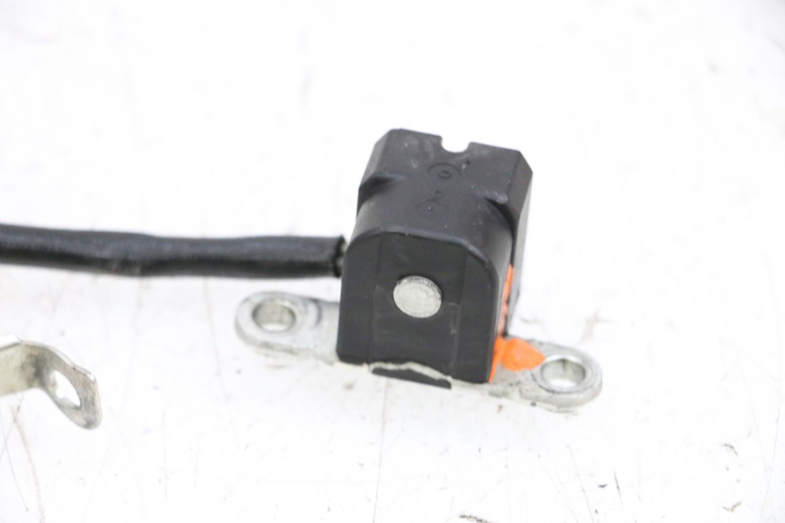 photo de CAPTEUR ALLUMAGE YAMAHA FJR ABS 1300 (2006 - 2012) - Points de fixation