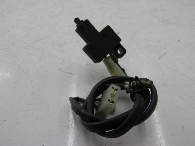 photo de CAPTEUR OUVERTURE SELLE HONDA FES PANTHEON 125 (2003 - 2007) - Autre angle de vue