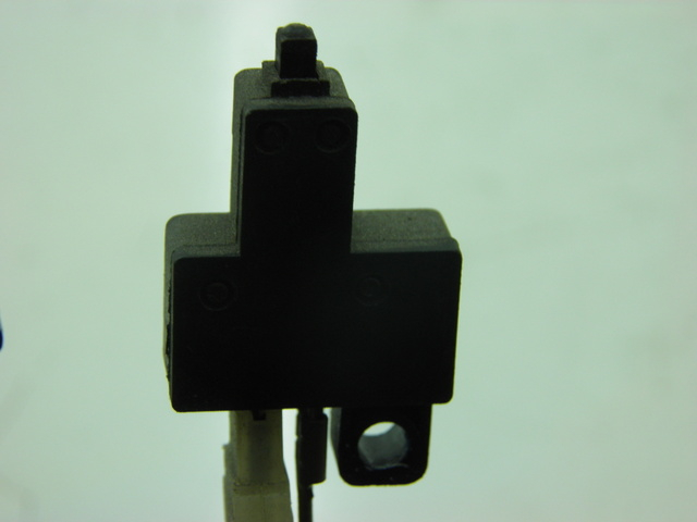 photo de CAPTEUR OUVERTURE SELLE HONDA FES S-WING SWING 125 (2007 - 2015)