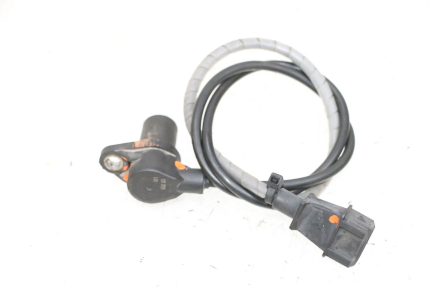 photo de CAPTEUR VITESSE PIAGGIO NEW TYPHOON 50 (2018 - 2021) - Gros plan technique