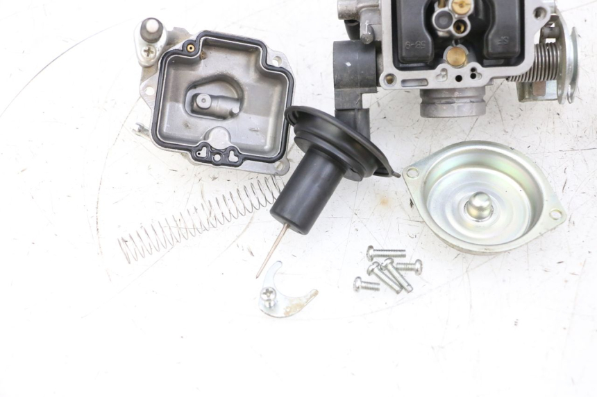 photo de CARBURATEUR KYMCO AGILITY 4T 50 (2018 - 2022) - Vue rapprochée