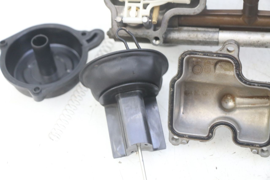 photo de CARBURATEUR HONDA CBF 500 (2004 - 2007)