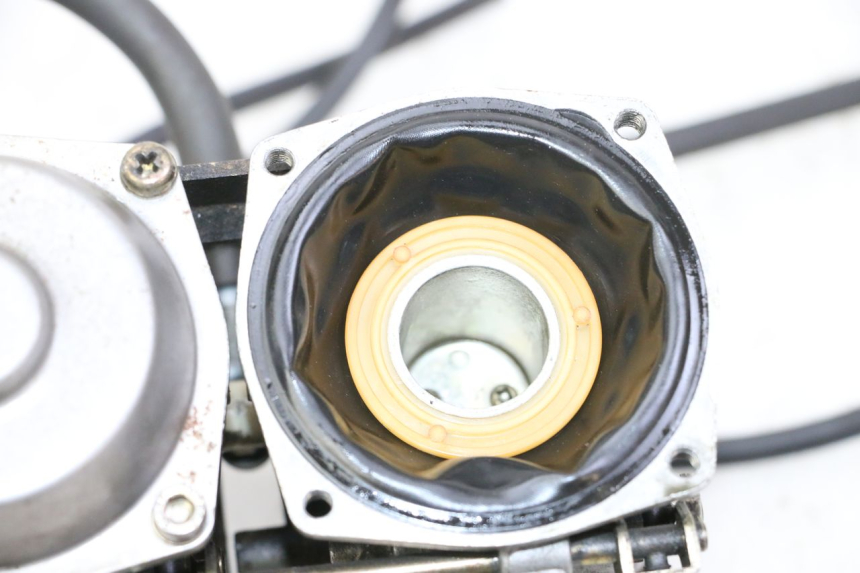 photo de CARBURATEUR YAMAHA FJ 36Y 1100 (1984 - 1985)