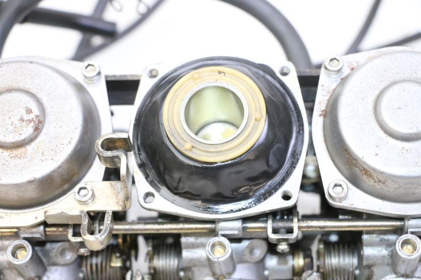 photo de CARBURATEUR YAMAHA FJ 36Y 1100 (1984 - 1985)
