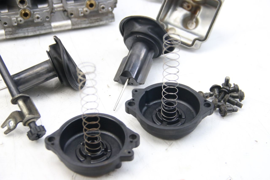 photo de CARBURATEUR YAMAHA FZS FAZER 600 (2001 - 2003)