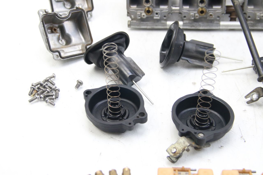 photo de CARBURATEUR YAMAHA FZS FAZER 600 (2001 - 2003)