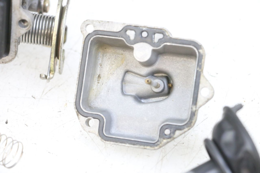 photo de CARBURATEUR PEUGEOT KISBEE 4T 50 (2010 - 2017) - Inspection visuelle