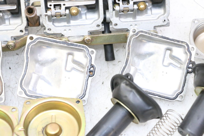 photo de CARBURATEUR YAMAHA XJN DIVERSION 600 (2000 - 2003)