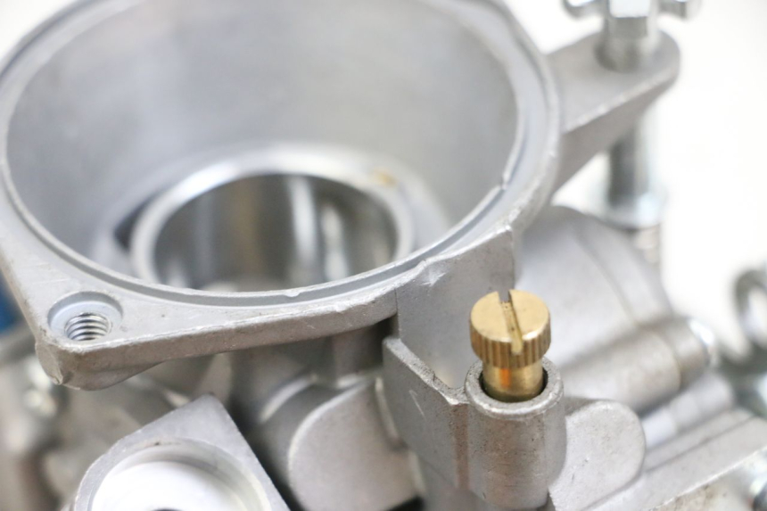 photo de CARBURATEUR YAMAHA YP MAJESTY 125 (2002 - 2006) - Vue rapprochée