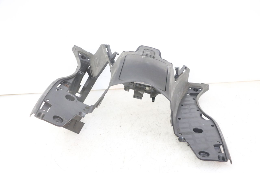 photo de CARENAGE RESERVOIR SUZUKI BURGMAN 125 (2007 - 2014)