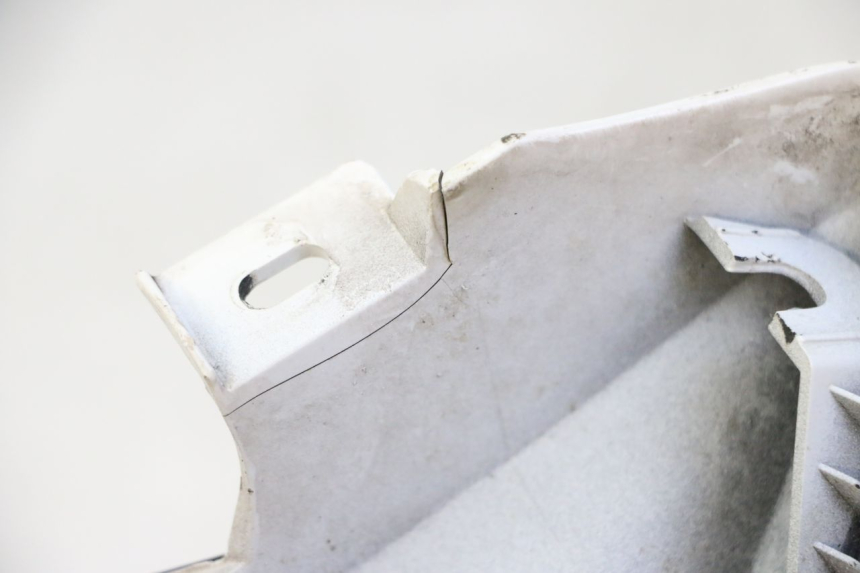 photo de CARENAGE RESERVOIR DROIT BMW G310 R 310 (2016 - 2020)