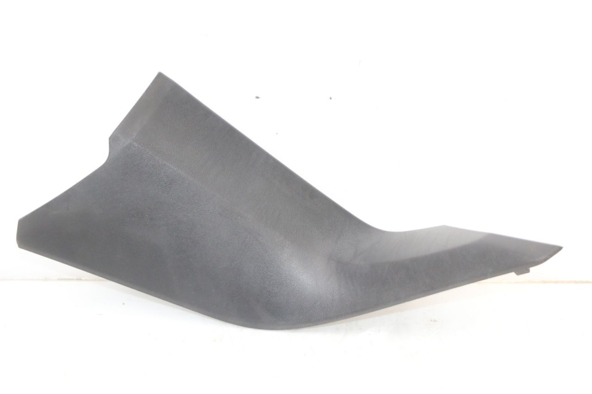 photo de CARENAGE RESERVOIR GAUCHE YAMAHA XMAX X-MAX ABS 125 (2017 - 2020)