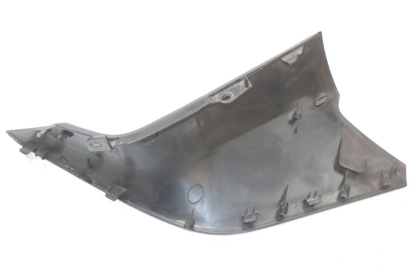 photo de CARENAGE RESERVOIR GAUCHE YAMAHA XMAX X-MAX ABS 125 (2017 - 2020)