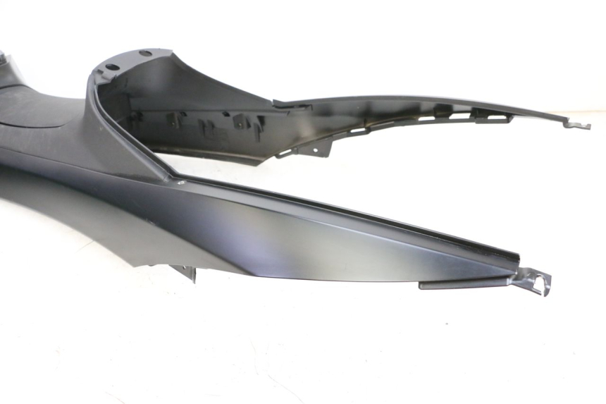 photo de CARENAGE RESERVOIR PIAGGIO MP3 HPE 350 (2018 - 2020) - Vue rapprochée