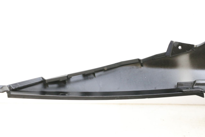 photo de CARENAGE RESERVOIR PIAGGIO MP3 HPE 350 (2018 - 2020) - Autre angle de vue