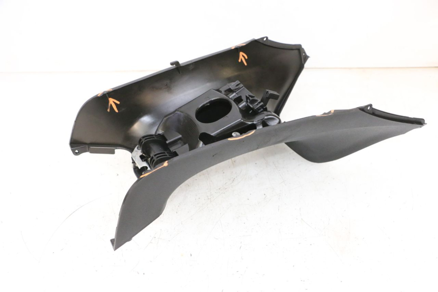 photo de CARENAGE RESERVOIR PIAGGIO MP3 HPE 300 (2019 - 2026) - État de surface