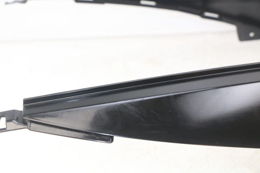 photo de CARENAGE RESERVOIR PIAGGIO MP3 500 (2014 - 2016)