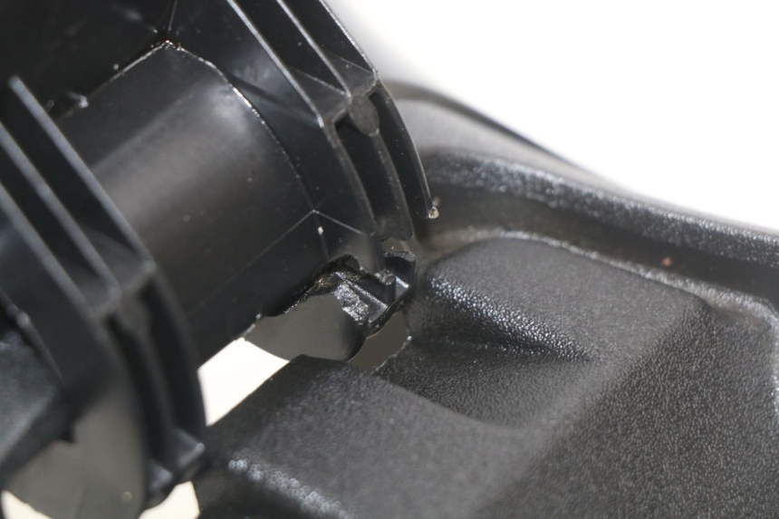 photo de CARENAGE RESERVOIR PIAGGIO MP3 500 (2014 - 2016)