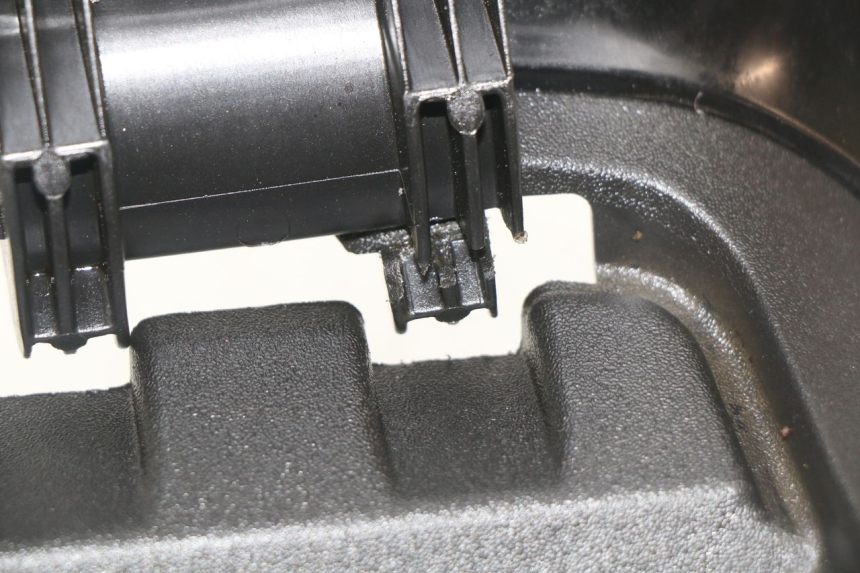 photo de CARENAGE RESERVOIR PIAGGIO MP3 500 (2014 - 2016)